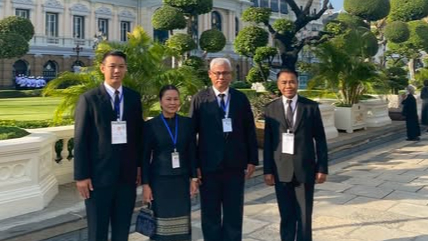 ชาวมหาสารคาม เข้าเฝ้าฯ กราบถวายบังคมพระบรมศพ สมเด็จพระนางเจ้าสิริกิติ์ พระบรมราชินีนาถ พระบรมราชชนนีพันปีหลวง ด้วยความอาลัย